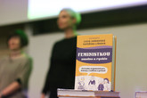 Zájemci si také mohli koupit knihu Dua docentek Feministkou snadno a rychle. Foto: Adam Pluhař, TUL