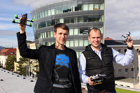 Jaroslav (vlevo), Andrej a jejich hračky..jpg
