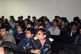 Indičtí studenti se zájmem sledují prezenatci TUL