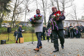 Primátor s rektorem pokládají květiny v sobotu 17. listopadu. Foto Jan Vrabec (MML)
