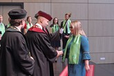 Absolventi ekonomické fakulty přebírají diplomy (13)