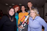 Ředitelka U3V Jitka Pacltová ve zbrani, vedle její tým a Ondřej Rybář