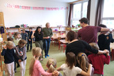 Skotské tance v Montessori škole. Foto: ZŠ Montessori Liberec