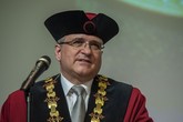 Rektor Miroslav Brzezina akcentoval nutnost odvahy ve společnosti.