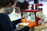 TUL šije filtry a roušky s kapsou (4)
