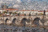 Koláž Karlova mostu a Hradčan složená ze zhruba tisícovky portrétů vědců, kteří na konferenci ICHEP 2020 virtuálně vystoupili. Zdroj: ICHEP2020.org