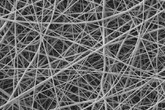 Mikroskopický snímek SEM. Pohled do nanovlákenné struktury materiálu Alya. Foto: Archiv Jaroslavy Frajové