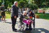 Nechyběl ani komunistickým režimem perzekuovaný plukovník ve výslužbě, osmadevadesátiletý Josef Haisler (uprostřed). Foto: Jan Král, SML