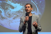 Moderátorem přednášky a diskuse Dopady klimatické změny na náš každodenní život byl Josef Šedlbauer. Foto: Jakub Volný