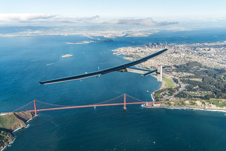 Není náhodou, že letadlo poháněné výhradně solární energií vzniklo v rámci projektu SolarImpulse právě ve Švýcarsku. Zdroj: Bertrard Piccard