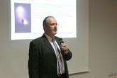 Michal Vik z katedry materiálového inženýrství hovořil na tiskové konferenci o viditelnosti na silnicích