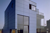 Český dům pro Evropskou vesnici na výstavě Bo01 v Malmö navrhl Jiří Suchomel. Postaven byl během pěti týdnů v roce 2001. Foto: Pavel Štecha / archiv J. S.