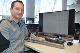 Jaroslav Nosek ve své pracovně s ultrazvukovou hlavicí. Foto: Jaroslava Kočárková