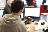 Patnáctý ročník soutěže robotických konstrukcí pro žáky základních a středních škol KyberRobot uspořádala tradičně Fakulta mechatroniky, informatiky a mezioborových studií TUL. Foto: Adam Pluhař, TUL