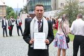 Martin Beneš zkonstruoval zařízení pro výzkum 3D tisku skleněných polotovarů na principu mikrotavení skleněného vlákna pomocí CO2 laseru. Foto: Adam Pluhař, TUL