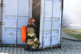 Žáruvzdorný geopolymerní kompozit nyní testují krajští profesionální hasiči ve svém Výcvikovém polygonu v Raspenavě. Foto: Adam Pluhař, TUL