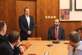 Současný děkan FM TUL Zdeněk Plíva poděkoval všem kolegyním a kolegům za dosavadní spolupráci. Zůstává ve vedení jako proděkan