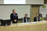 Děkan FP TUL Aleš Suchomel, vedoucí Katedry biologie a ekologie FP TUL Vilém Pavlů a ředitel VÚRV Mikuláš Madaras. Foto: Radek Pirkl
