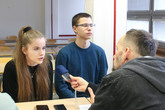Kateryna Zinenko i Dmytro Stavnichuk už mluvčí česky téměř bez chyb. Teď chtějí zlepšovat také svoji výslovnost. Foto: Radek Pirkl