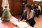 Autorka projektu Piyanut Jingjit, odborná asistentka Ústavu textilního inženýrství Fakulty strojní Rajamangala University of Technology Thanyaburi (RMUTT). Foto: Klášter Pražského Jezulátka
