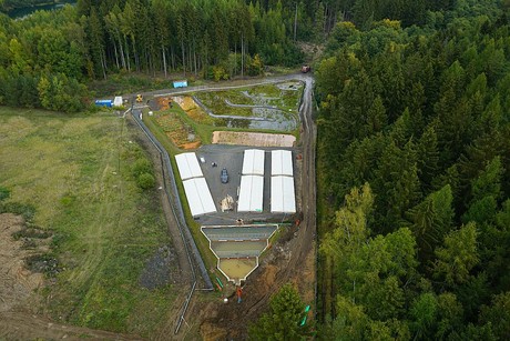 Tady už to pěkně čistí a roste. Wetland v Hájku na Karlovarsku. Zdroj (1).jpg