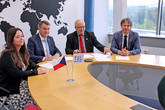 Podpisu dodatku memoranda se zúčastnili (zleva) prorektorka Kateřina Maršíková, hejtman Martin Půta, rektor Miroslav Brzezina a náměstek hejtmana Edvard Kožušník.  