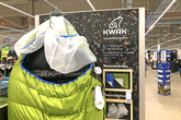 KWAK v Decathlonu na totemu z TXB desky (1)