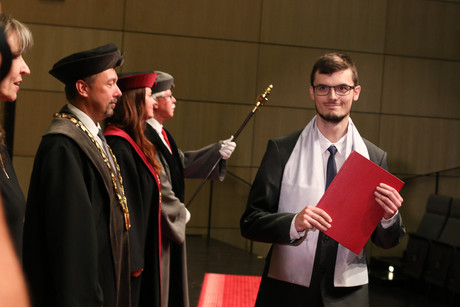 Promoce na Fakultě strojní TUL. Foto Adam Pluhař (5).jpg