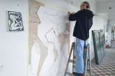 Z přípravy výstavy »Instalace–Exhibice–Demolice». Foto: Adam Pluhař