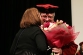 Emeritní rektor Miroslav Brzezina poděkoval za podporu i manželce Daniele. Foto: Adam Pluhař