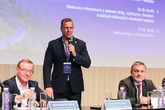 Účastníky konference Fóra zaměstnavatelů a veřejné správy Libereckého kraje přivítal rektor TUL Aleš Kocourek. Foto: Adam Pluhař