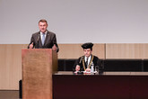Během promocí Dětské univerzity na TUL promluvil k absolventům i hejtman Martin Půta. Foto: Ondřej Kedaj