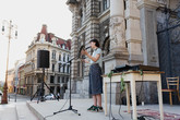 Studenti TUL proměnili náměstí Dr. Edvarda Beneše v Liberci v prostor pro společné stolování, kulturu a setkávání. Foto: Kryštof Susa