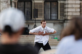 Studenti TUL proměnili náměstí Dr. Edvarda Beneše v Liberci v prostor pro společné stolování, kulturu a setkávání. Foto: Kryštof Susa