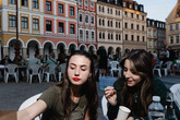 Studenti TUL proměnili náměstí Dr. Edvarda Beneše v Liberci v prostor pro společné stolování, kulturu a setkávání. Foto: Kryštof Susa
