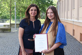 Jana Havlíčková, personální ředitelka společnosti Preciosa a místopředsedkyně správní rady Nadace Preciosa a Elisabeth Šulcová. Foto: Adam Pluhař