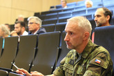 Z univerzitního workshopu o technologiích dvojího užití, jež mohou sloužit jak v civilní, tak ve vojenské oblasti. Foto: Adam Pluhař