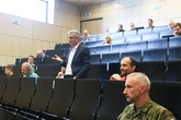 Z univerzitního workshopu o technologiích dvojího užití, jež mohou sloužit jak v civilní, tak ve vojenské oblasti. Foto: Adam Pluhař