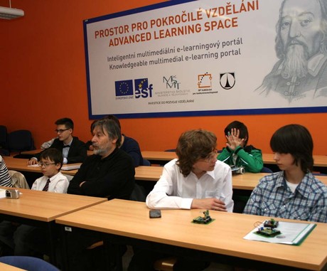 Studenti dětské uiniverzity obhajovali své práce