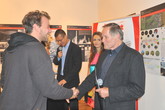 Lukáš Koubek přebírá cenu YAA 2013 / foto: Petr Matička