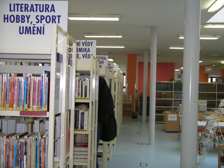 fond knihovny se stále rozšiřuje.JPG