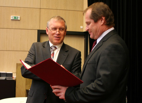 Rektor jmenoval nového děkana FM