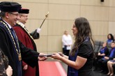 FP. Jan Picek předává diplom