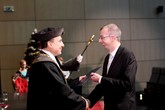 Čerství doktoří skládají slib a přebírají diplomy (2)