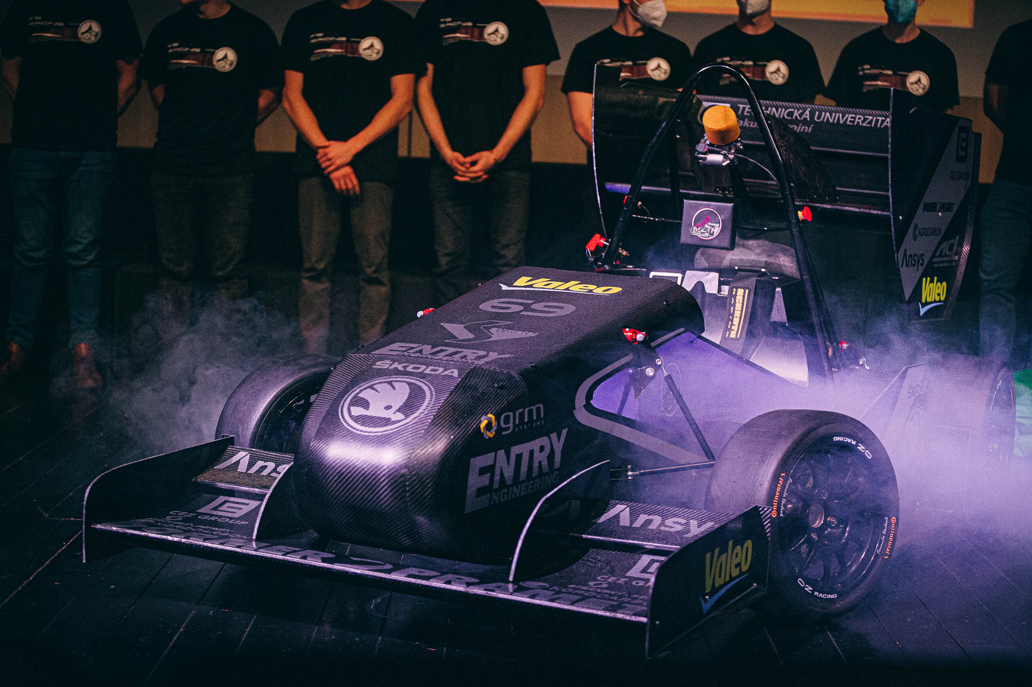 Tul Racing Klárka se ukázala světu. Nová studentská formule už vyhlíží závody | T ...